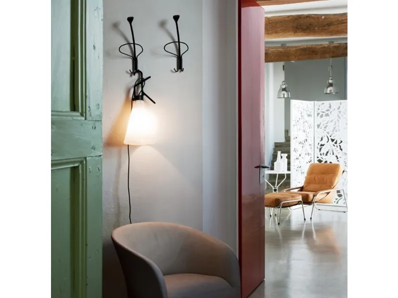 Appendiabiti a muro in acciaio verniciato antigraffio Museo di Zanotta