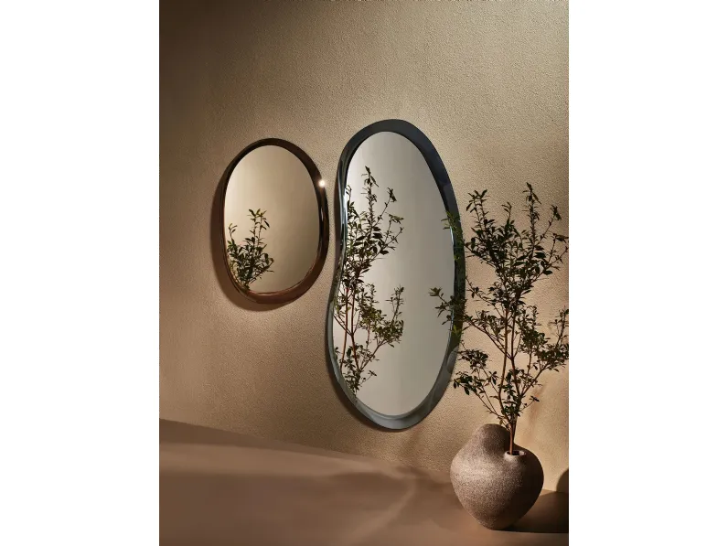 Specchio Pangea con cornice in vetro di Nature Design