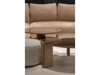 Il tavolino laccato Numa di Art Nova unisce design moderno e finiture eleganti.