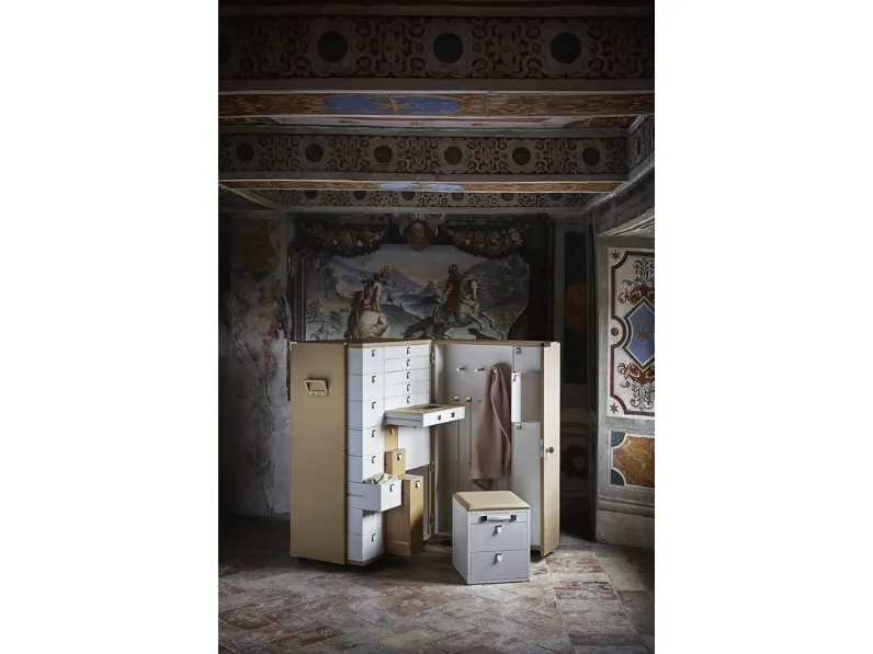 Contenitore baule armadio Oceano in legno con rivestimento in pelle di Poltrona Frau