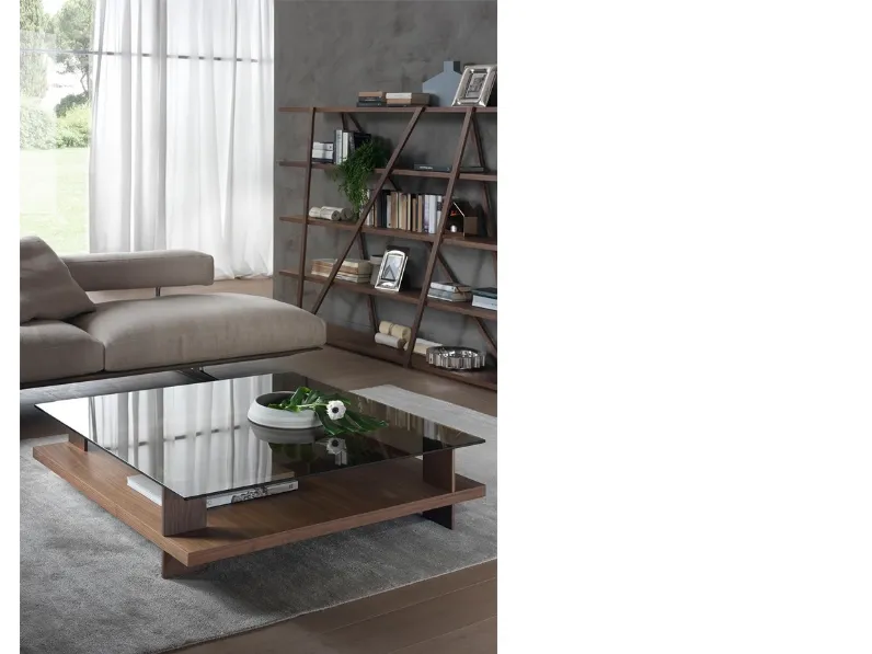 Tavolino con top in vetro temperato e base in legno Corallo di Pacini e Cappellini