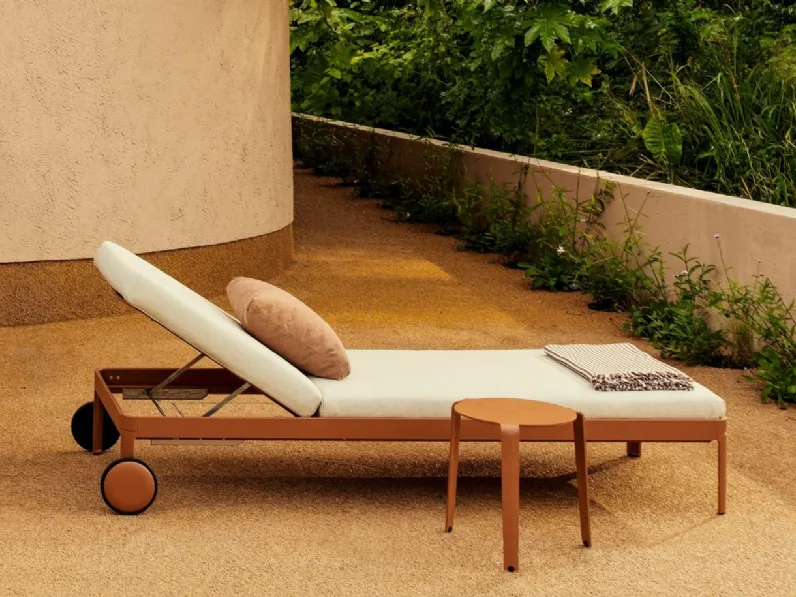 Tavolino impilabile in alluminio Palette di Kristalia