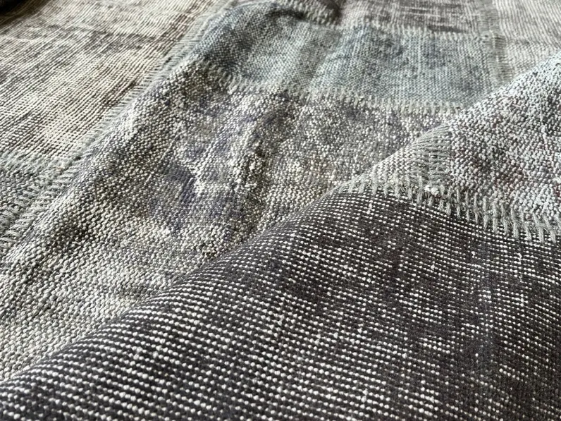 Tappeto Patchwork Light Grey in Lana e Cotone di Carpet Edition