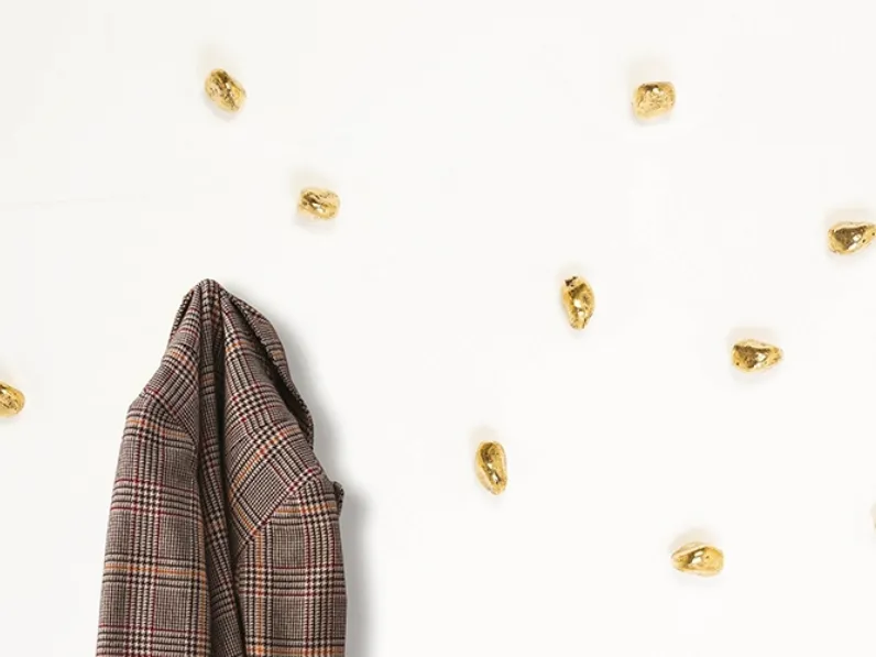 Appendiabiti Pepite in fusione di ottone finitura lucida di Minotti Italia