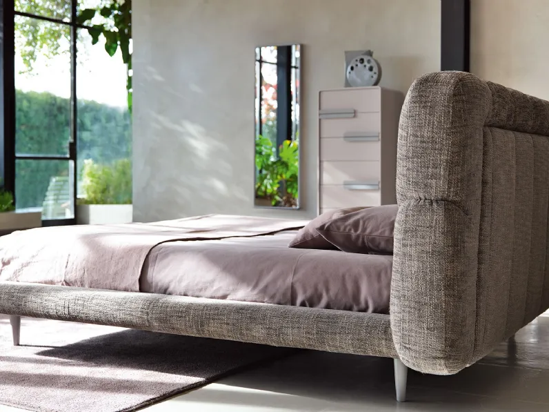 Specchiera con cornice rettangolare in massello dai bordi leggermente arrotondati Perseo di Cortezari