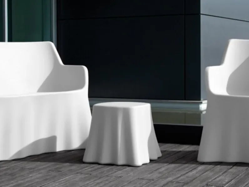 Tavolino Casper in polietilene, adatto anche per esterno, di Domitalia