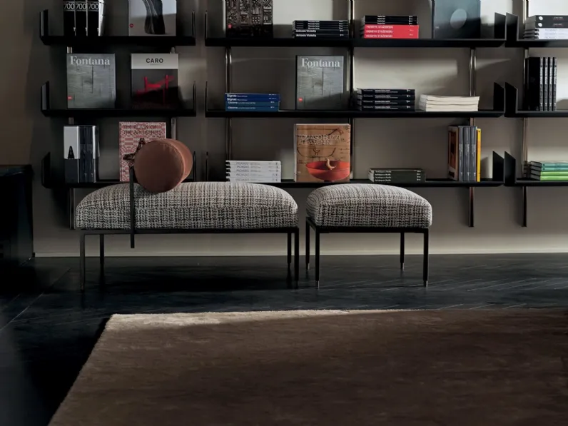 Pouf Oly in tessuto con base in metallo di Gallotti&Radice