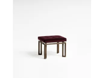 Il Pouf Oro 58 di Tosconova è un'opera d'arte artigianale che eleva il design contemporaneo con la s