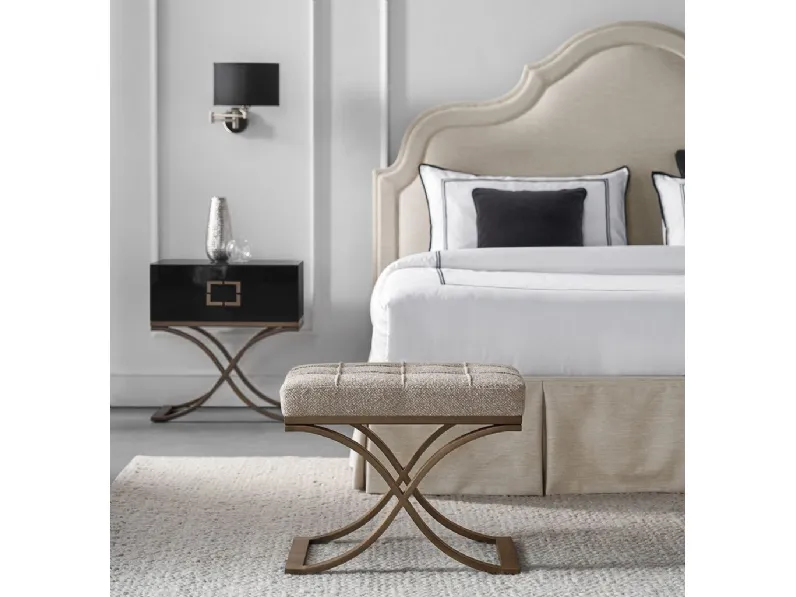 Pouf Paris in tessuto con struttura in metallo finitura ottone di Tosconova