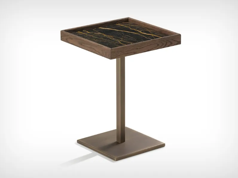 Tavolino Ray con struttura in ottone brunito, piano top con cornice perimetrale in rovere e fondo in marmo de L'Origine