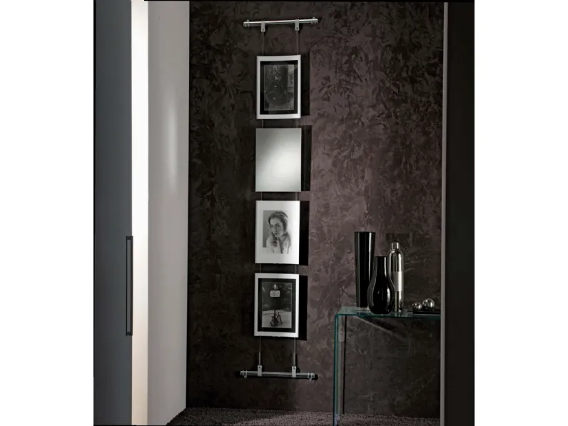 Specchio Ricordi con sistema di 3 formelle portaritratti di Primula