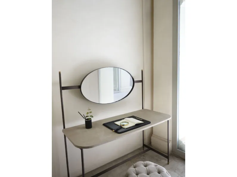 Scrittoio Iron con top rivestito in pelle Nabuk di Conte