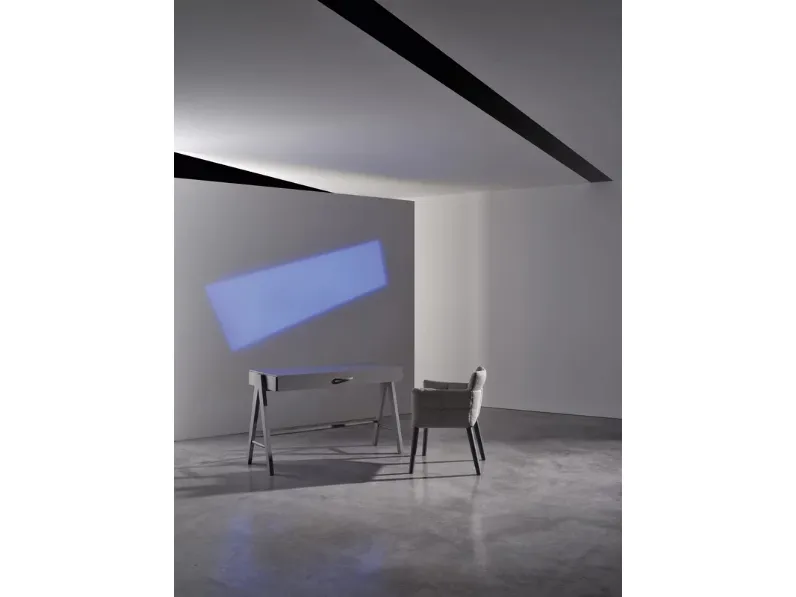 Scrittoio Pier in legno laccato di Gervasoni