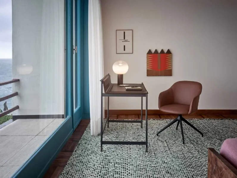 Scrittoio Terrazzo con top in cuoietto e base in acciaio tubolare verniciato di Potocco