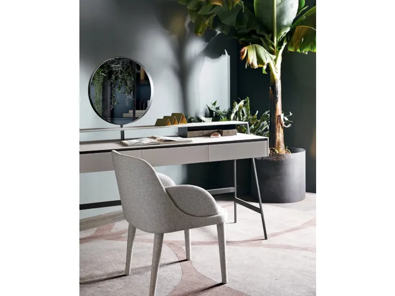 Scrittoio Venere in legno rivestito in cristallo con cassetti in legno laccato e struttura in metallo di Gallotti&Radice