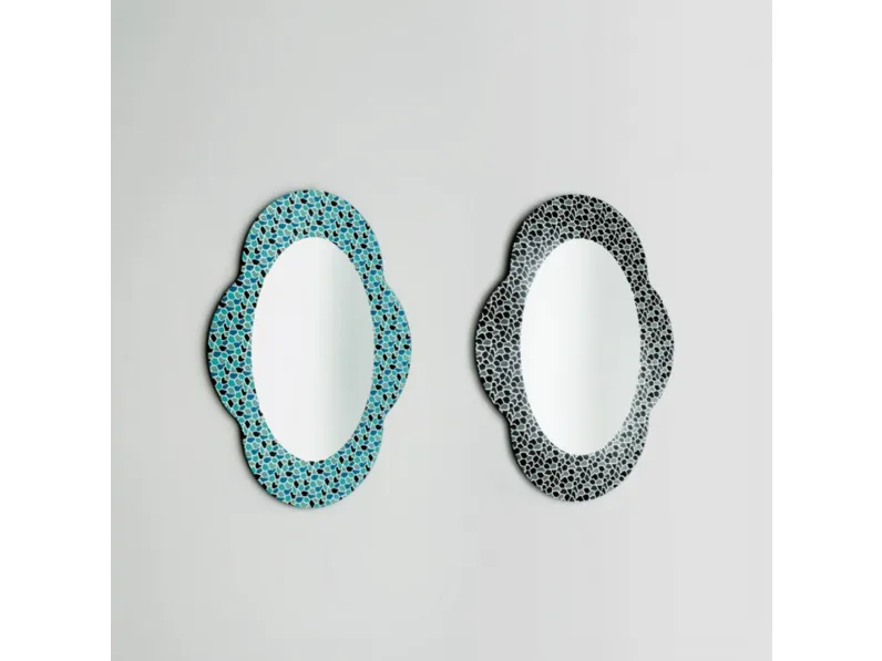 Specchio Settecento in cristallo sagomato con decorazione di Glas Italia