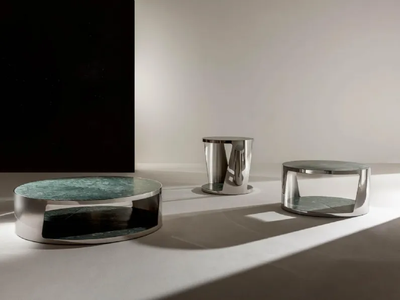 Tavolini con top in marmo e struttura in metallo Shadow di Laura Meroni