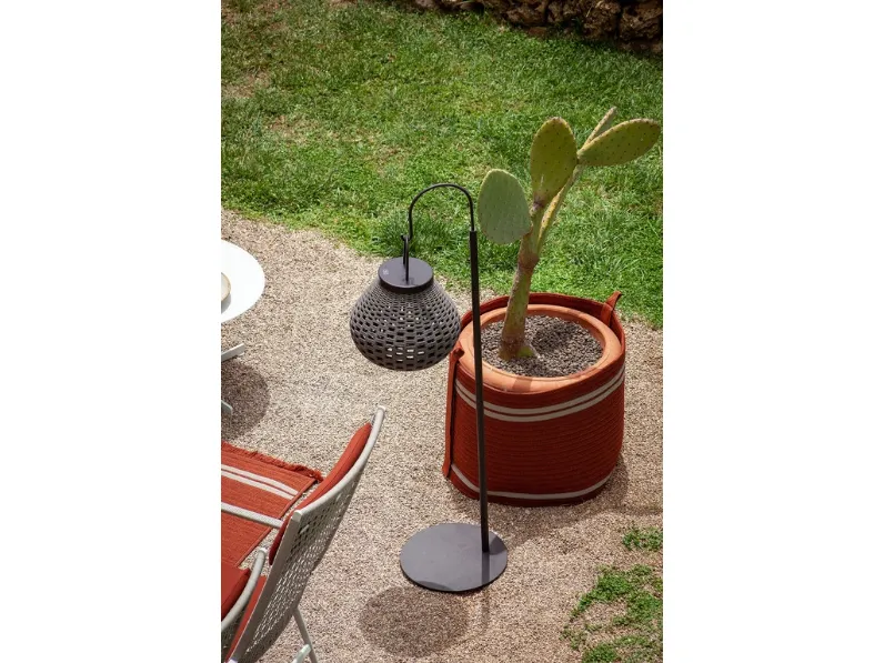 Contenitore portavaso per esterno Sherazade in polipropilene intrecciato di Poltrona Frau