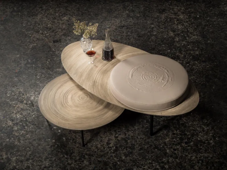 Tavolino Sit Able 02 in legno con seduta imbottita in pelle incorporata di MOS-Design