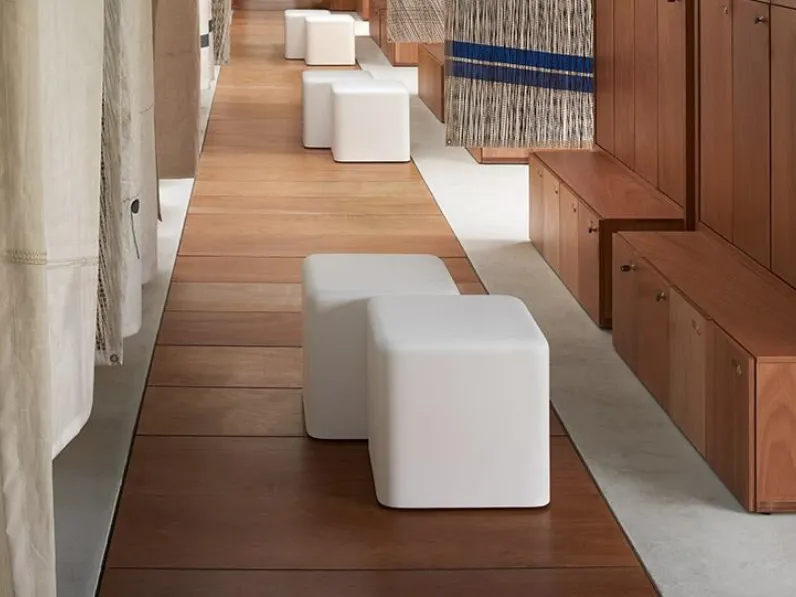 Pouf in poliuretano morbido Soft Cubo di Slide