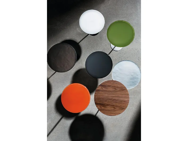 Tavolini Tulip con top rotondo di Sovet