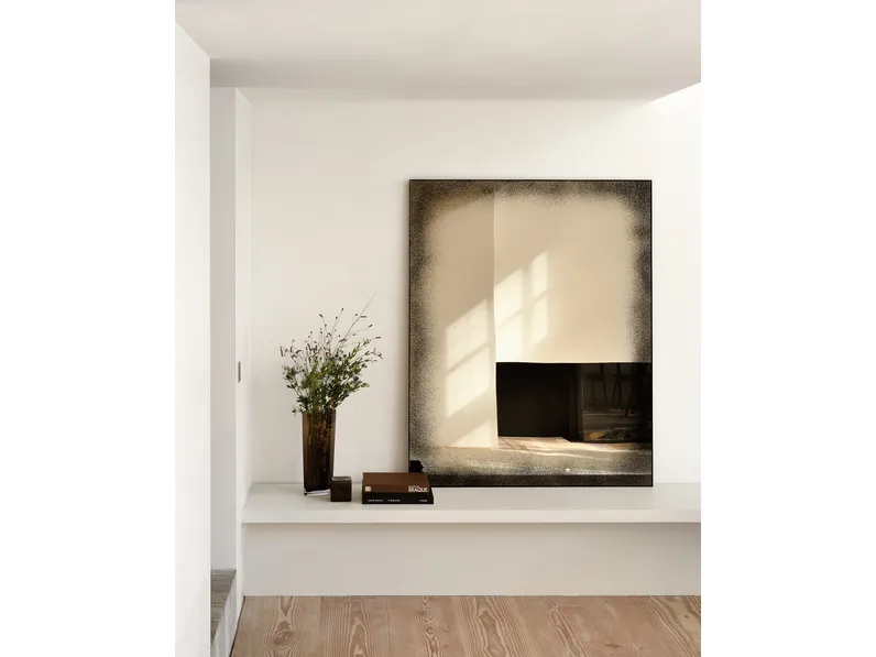 Specchio Aged con cornice in ferro di Ethnicraft