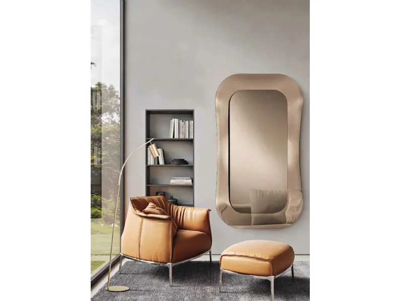 Specchio Dune con cornice in vetro fuso mosso di Capodarte