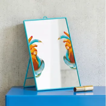 Specchio Hands with Snakes di Seletti