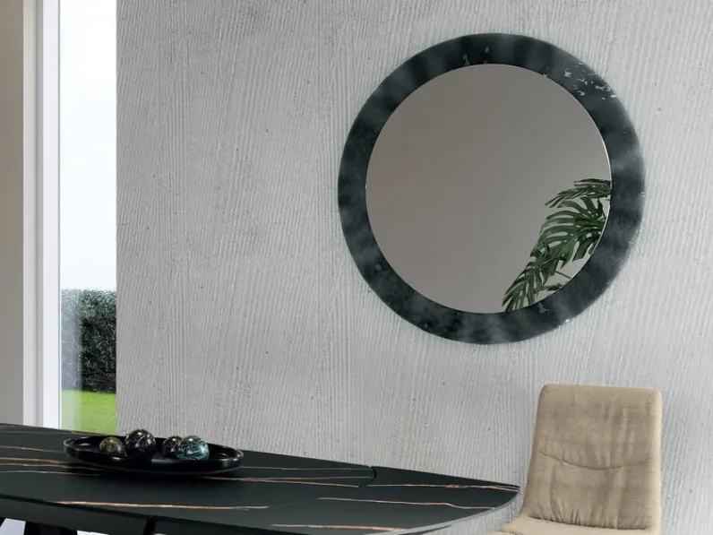 Specchio Iride con cornice in vetro cotto di Stones