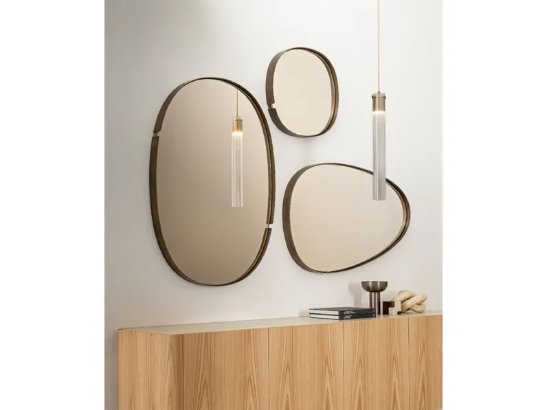 Specchio con cornice in metallo verniciato Lumière di Riflessi