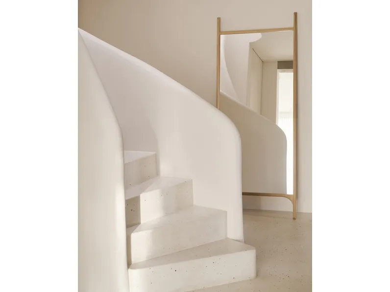 Specchio con cornice in legno PI di Ethnicraft