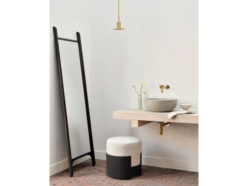Specchio con cornice in legno PI di Ethnicraft