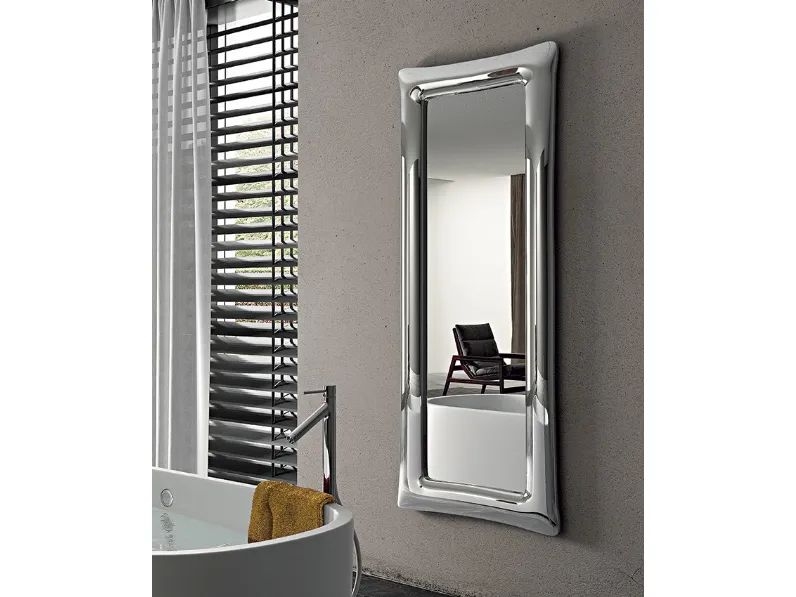 Specchio quadrato Sinuo con cornice sagomata bombata in cristallo specchiante di Riflessi