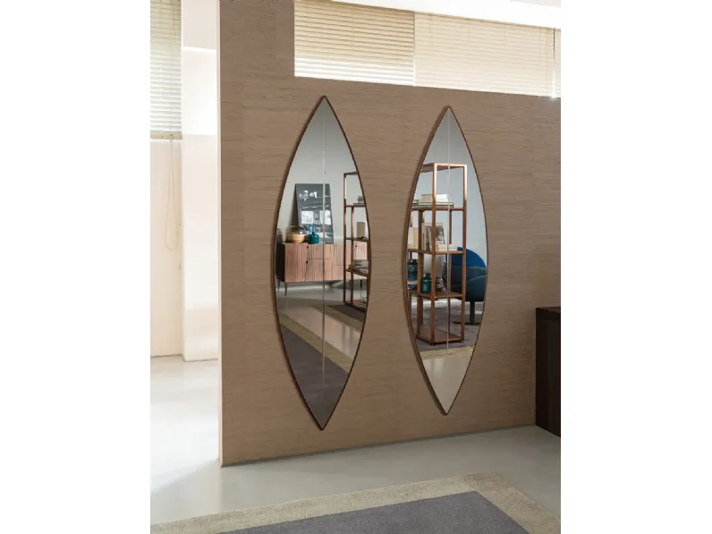 Specchiera da parete con cornice in legno Surf di Porada