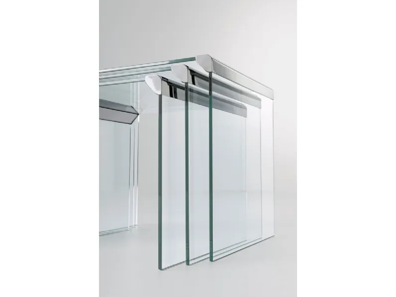 Tavolino T35 Trio in cristallo con parti metalliche in acciaio inox lucido di Gallotti&Radice