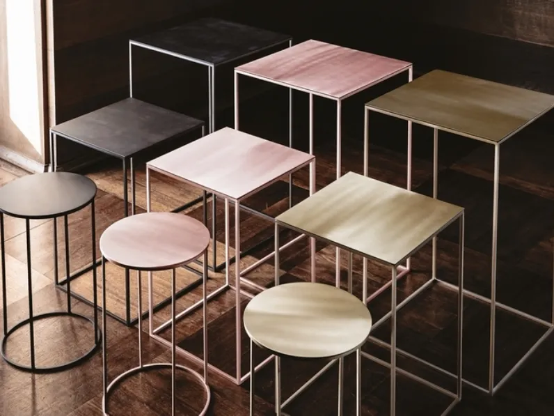 Tavolini 101 102 103 in metallo quadrati o rotondi progettati in diverse forme e altezze componibili a piacere di Vibieffe