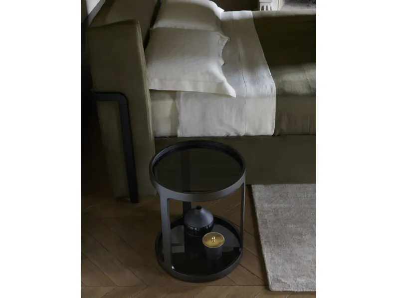 Tavolino Bergère in metallo con doppio piano in vetro di Conte