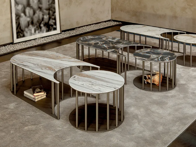 Tavolino Sinergy formato da due tavolini complementari con top in gres porcellanato e struttura in metallo di Tonin Casa