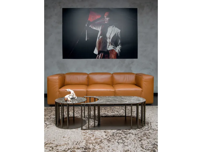 Tavolino Sinergy formato da due tavolini complementari con top in gres porcellanato e struttura in metallo di Tonin Casa