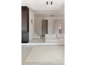 Il Tedi di Ligne Pure è un tappeto dal design essenziale.