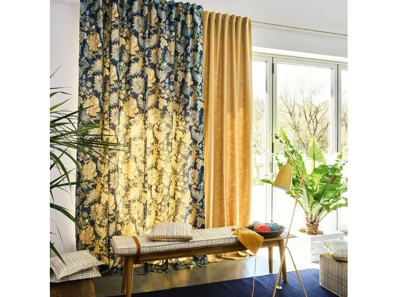 Tenda floreale color oro con fondo scuro comp 09 di Cigierre