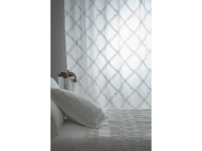 Tenda Mathilde in garza di lino con Losanghe ricamate di Mastro Raphael