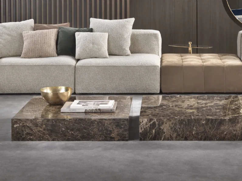 Tavolino quadrato realizzato con un unico blocco di marmo Thor di Marelli