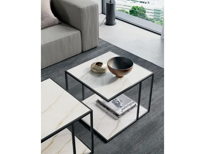 Tavolino quadrato Track in gres e metallo di Dall'Agnese