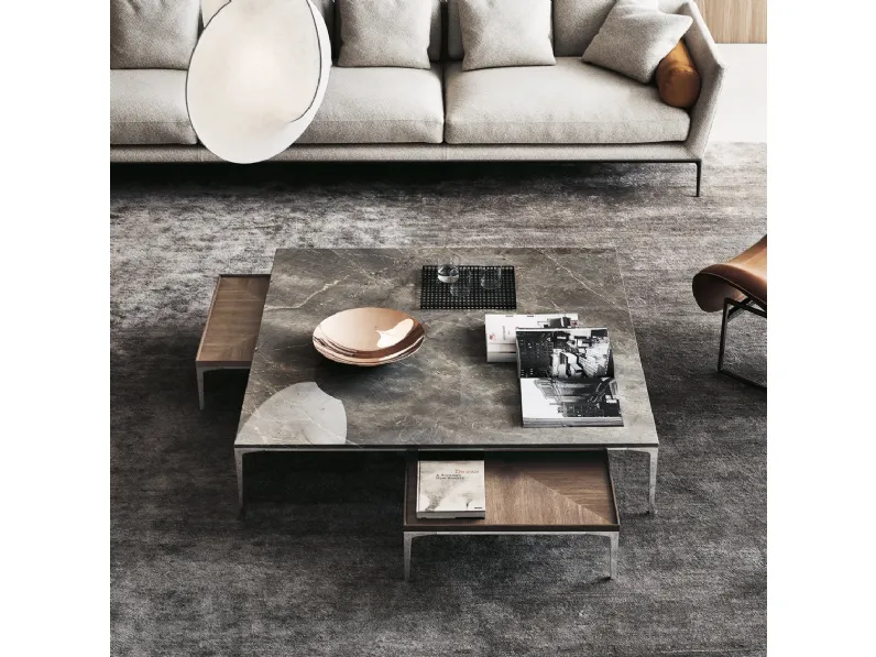 Tavolino quadrato Tray con top in marmo ed essenza di noce ad intarsio e base in alluminio di Rimadesio