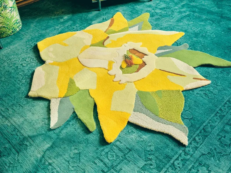 Tappeto Vanità Flower in Lana e Lino di Carpet Edition