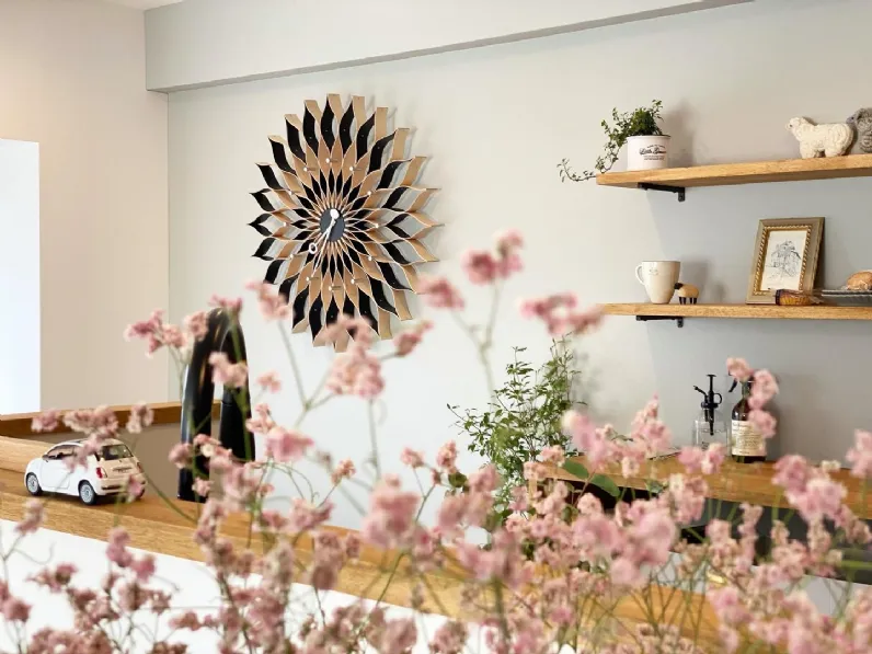Orologio in legno a forma di fiore Wall Clocks di Vitra