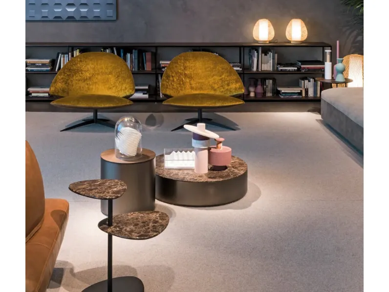 Tavolino con piano dalla forma irregolare Yory di Desirèe