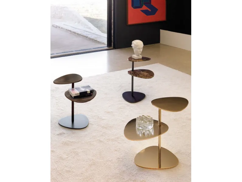 Tavolino con piano dalla forma irregolare Yory di Desirèe