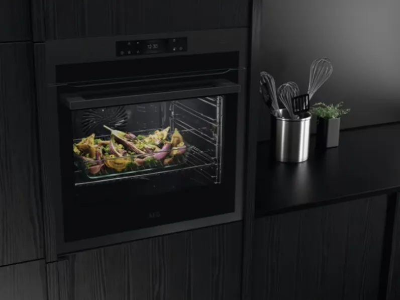 Forno a vapore serie 7000 SteamCrisp di AEG